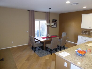 3363 Jaguar Ct, Rosamond, CA 93560 - photo 4