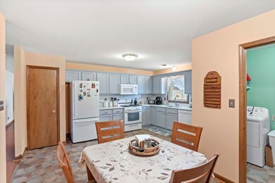 948 Blue Jay Way, Dyer, IN 46311 - photo 2