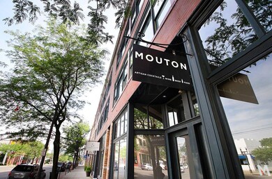 Mouton cocktail bar