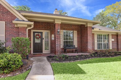 11285 Suncrest Estates Ct, Conroe, TX 77385 - photo 2