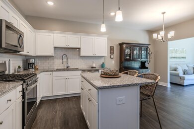 7504 Hardwood St-17