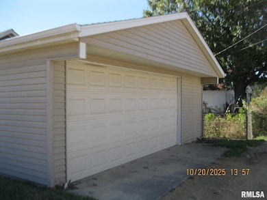 414 3rd Ave N, Clinton, IA 52732 - photo 2