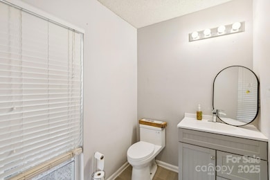 Main floor 1/2 bathroom