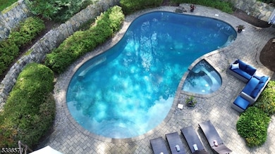 82 Roxiticus Rd, Far Hills, NJ 07931 - photo 2