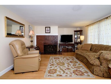 71 Meadow Rd, Portsmouth, NH 03801 - photo 4