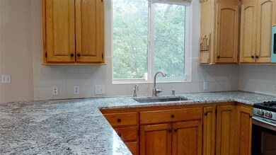 5111 Lakecrest Dr, Shawnee, KS 66218 - photo 6