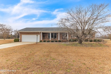 802 Fisher Rd, Saint Pauls, NC 28384 - photo 2