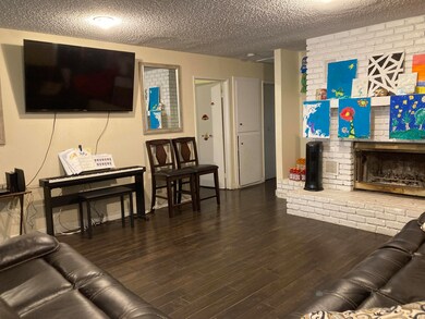 Living Room R