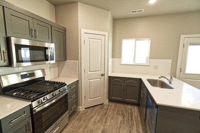 7 Kitchen 2