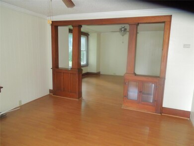 built-in columns & bookcases