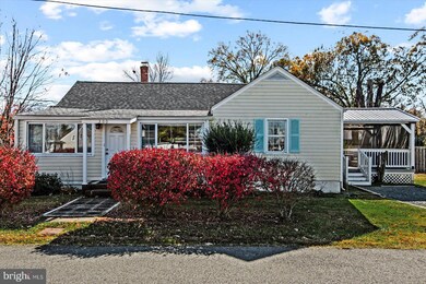 300 Weems St, Colonial Beach, VA 22443 - photo 2