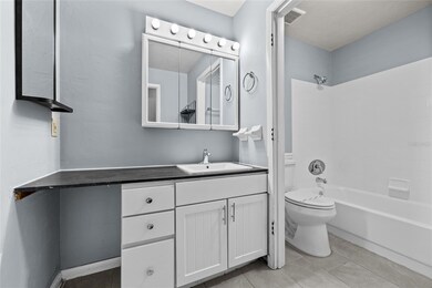 611 SW 3rd St, Gainesville, FL 32601 - photo 7