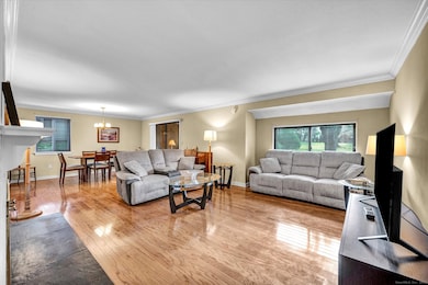 81 Hollister Way N, Glastonbury, CT 06033 - photo 6