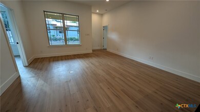 1106 Chestnut St unit A, San Marcos, TX 78666 - photo 6