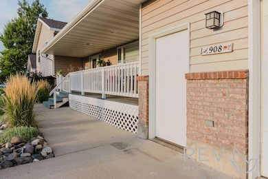 908 35th St, Cody, WY 82414 - photo 3