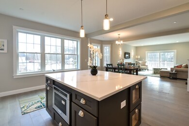 996 Maplewood Ave unit A, Portsmouth, NH 03801 - photo 3