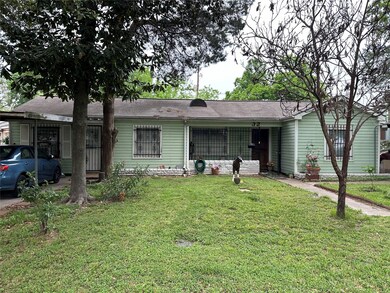 32 Farrell St, Houston, TX 77022 - photo 2