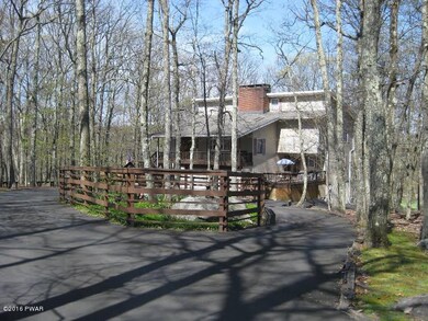 216 Broadmoor Dr, Blooming Grove, PA 18428 - photo 2