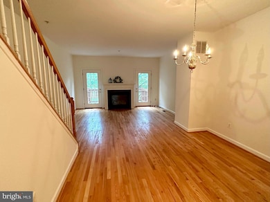 8028 Pennington Dr, Laurel, MD 20724 - photo 3