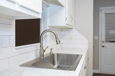 Updated countertops & backsplash