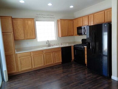 7571 Orchard Pine St, Las Vegas, NV 89139 - photo 3