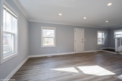 619 N Elmwood Ave, Waukegan, IL 60085 - photo 5