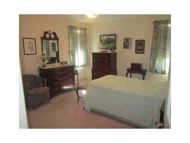 153 Vaughn Ave, Warwick, RI 02886 - photo 5