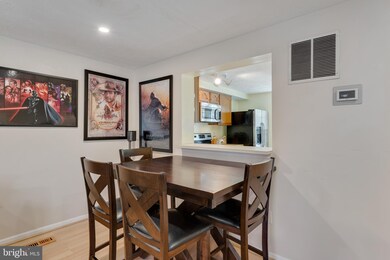 9619 Glendower Ct, Laurel, MD 20723 - photo 7