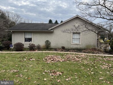 1006 Hillview Ln, Hershey, PA 17033 - photo 4