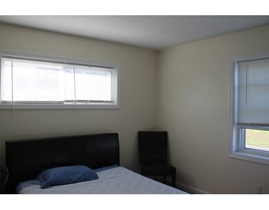 14 Collins St unit 14, Chicopee, MA 01022 - photo 5