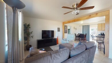 420-N-Chaparral-St-Entrance-Great-Area