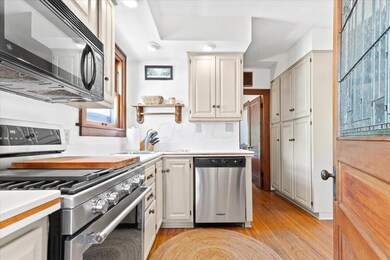 16-Kitchen