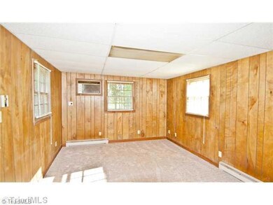 195 W Debbie Ln, Statesville, NC 28625 - photo 3