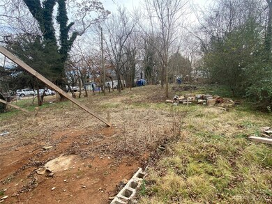 343 W Raleigh Ave, Statesville, NC 28677 - photo 6