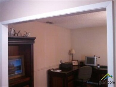 4401 4401 Tartan Ct, Tyler, TX 75703 - photo 2