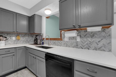 14-web-or-mls-2246-rolling-st