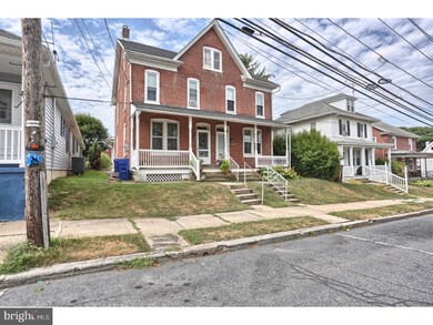 342 W High St, Womelsdorf, PA 19567 - photo 2