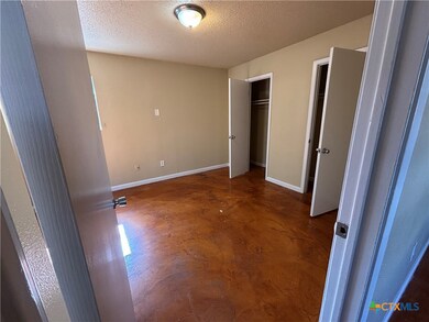 915 S 15th St unit 915, Copperas Cove, TX 76522 - photo 3