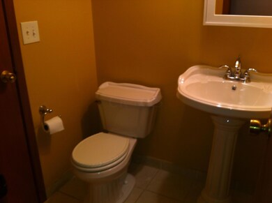 2405 Sandstrom Dr, Columbus, OH 43235 - photo 5