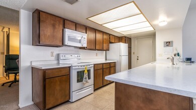 11012 S Pewaukee St-16