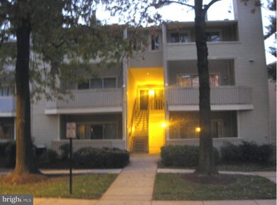 18201 Chalet Dr unit 11112, Germantown, MD 20874 - photo 4