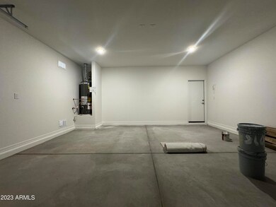 009_Garage