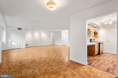 103 W Montgomery Ave unit 1A, Ardmore, PA 19003 - photo 4