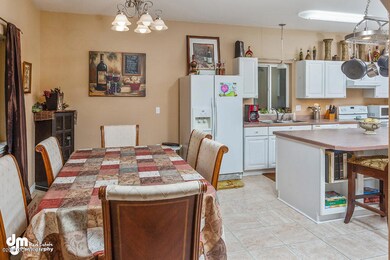 Dining Room_DMD_7490-SMALL