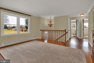 30 N 6th St, Womelsdorf, PA 19567 - photo 2