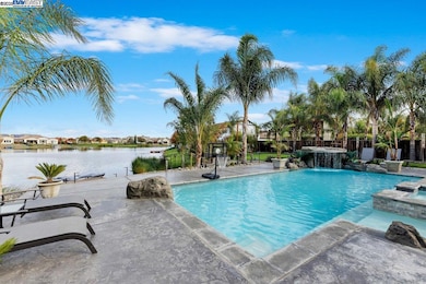 1050 Clear Lake Dr, Oakley, CA 94561 - photo 4