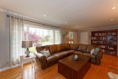 5 Gregory Ln, Albany, NY 12211 - photo 3