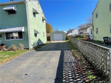 213 Larkin Ct, Stratford, CT 06615 - photo 5