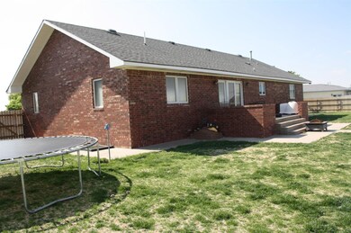 518 Jayhawk Ave, Hugoton, KS 67951 - photo 4