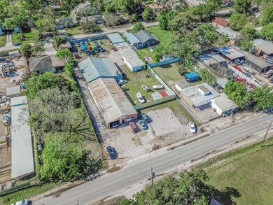 50 Berry Rd, Houston, TX 77022 - photo 2